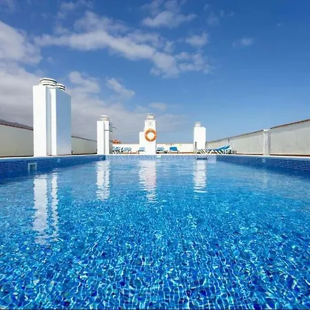 Centrico Y Elegante En *